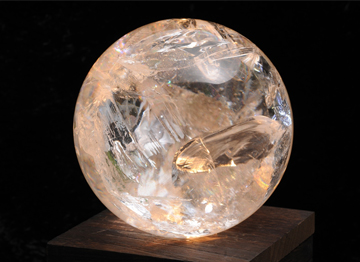 アイリスクオーツ(天然クラック)(径250mm)